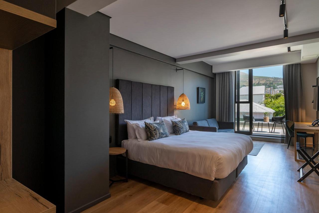 Kloof Street - Lion Roars & Hotel Kapstadt