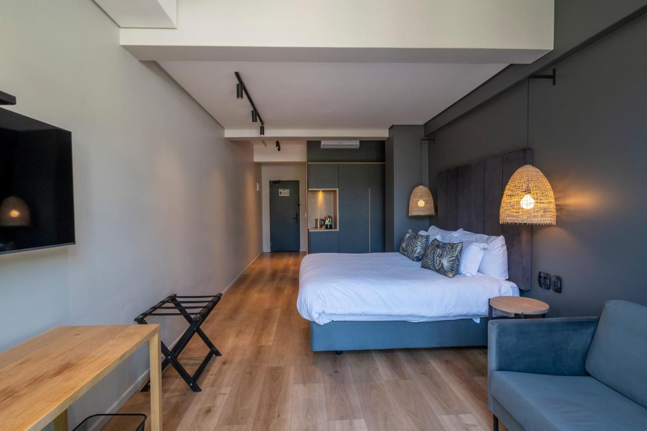 Kloof Street-Lion Roars&Hotel 4号*